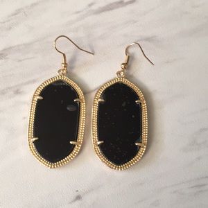 🌸Black geometric earrings